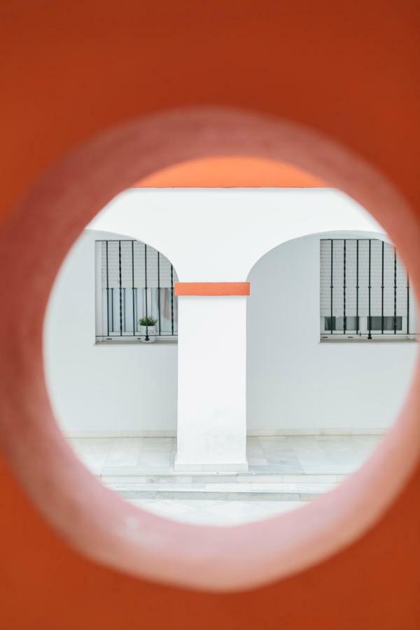One & Lux- Lagar Apartment