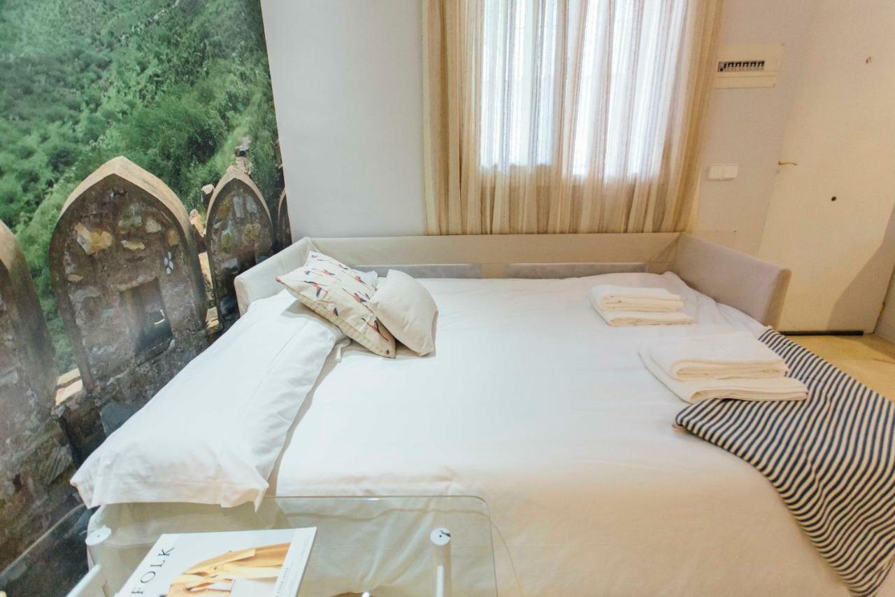 One & Lux- Lagar Appartement