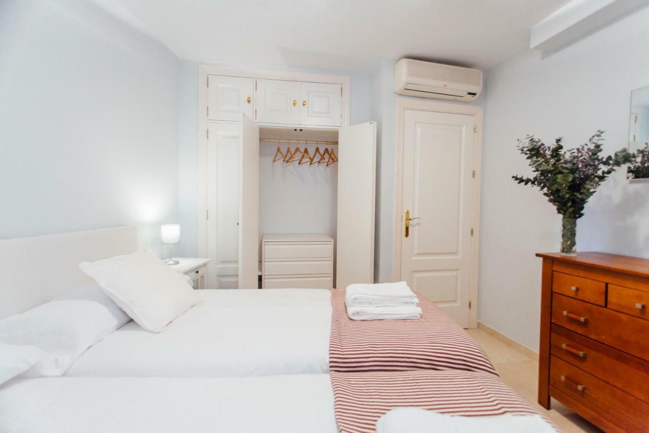 One & Lux- Lagar Apartment