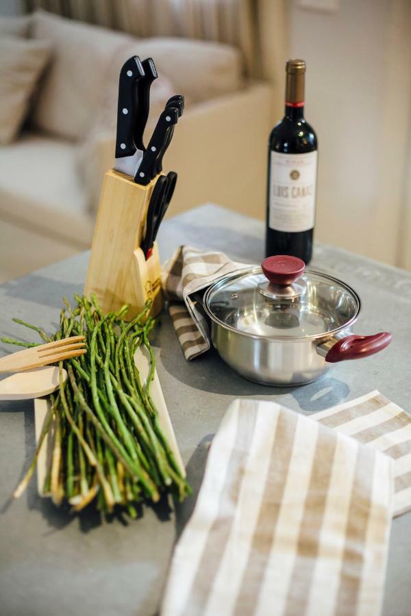 One & Lux- Lagar Apartment Seville